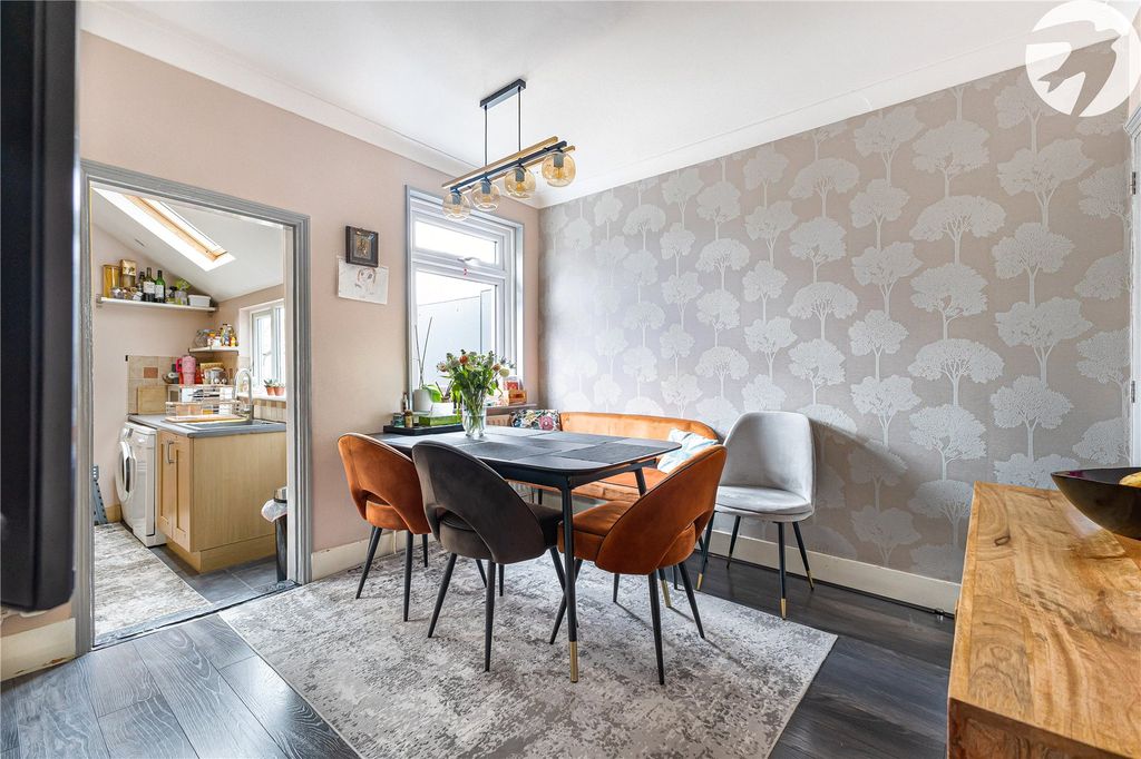 Property photo 3 of 40 Dining Area