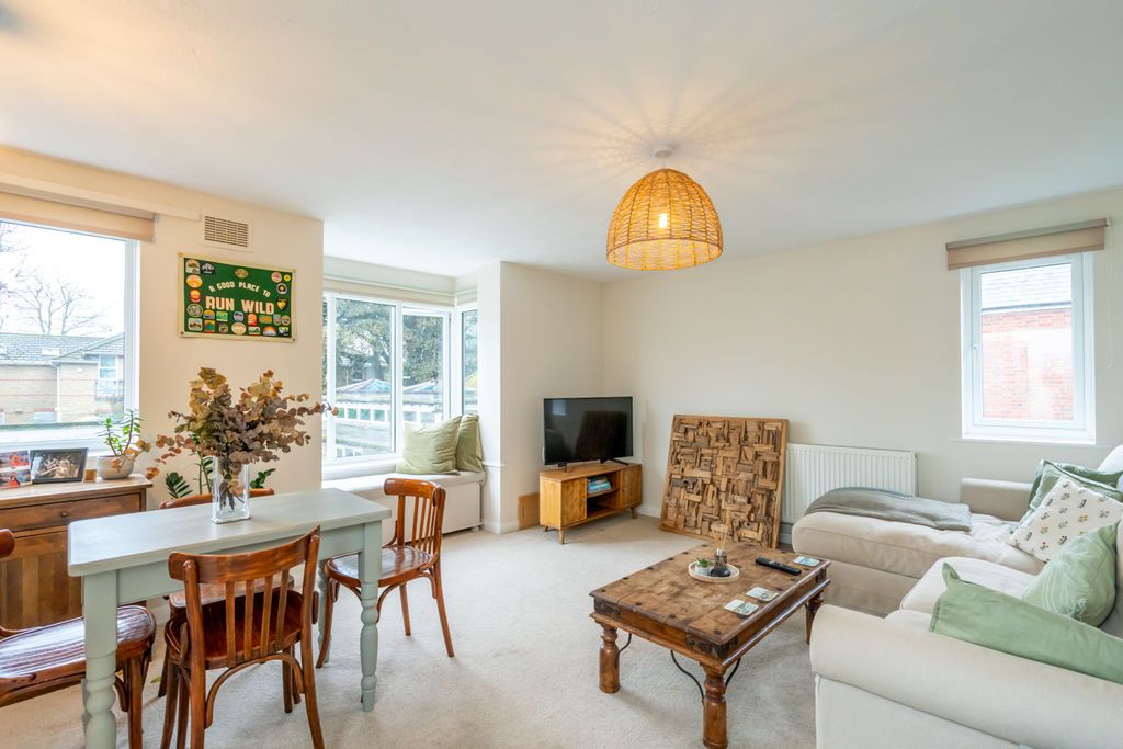 Property photo 2 of 16 Photo 8