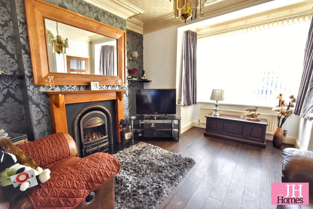 Property photo 2 of 21