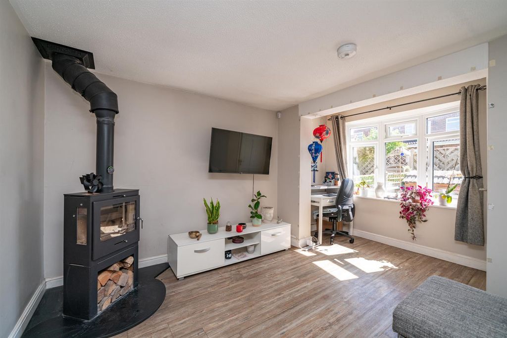 Property photo 3 of 13 2-Chapel-Lane-04711.Jpg