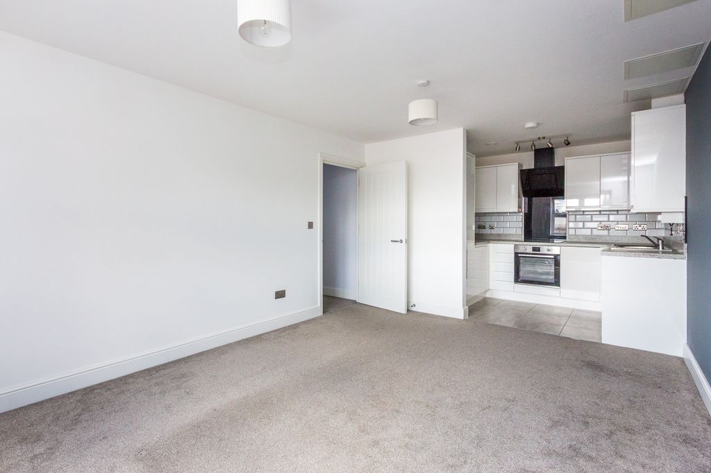 Property photo 1 of 6 Lounge/Dining/Kitchen