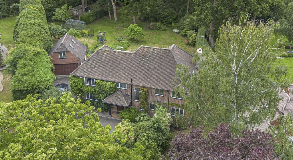 Property photo 1 of 28