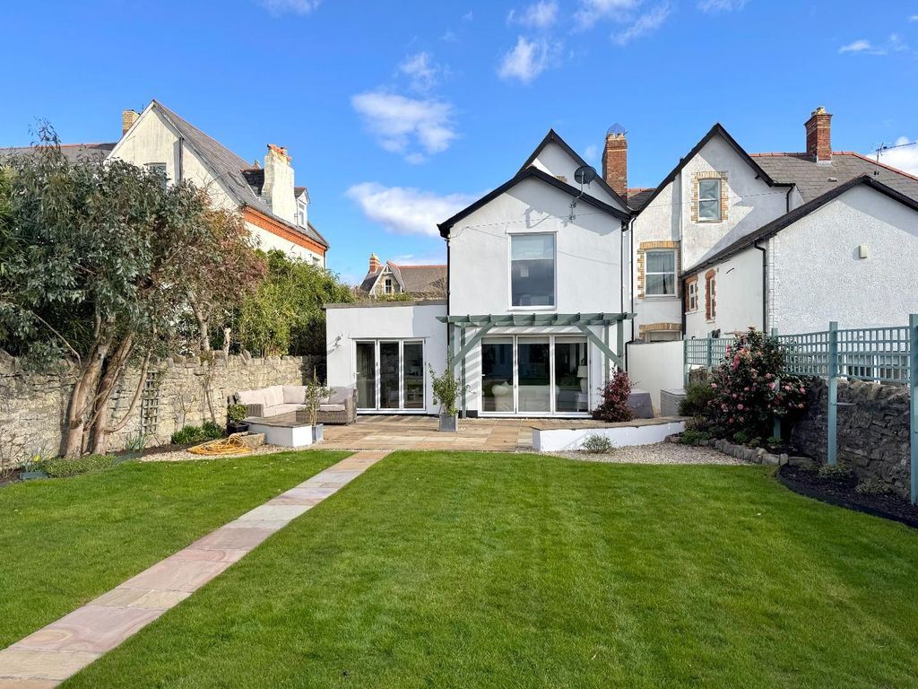 Property photo 2 of 32 Rear Garden