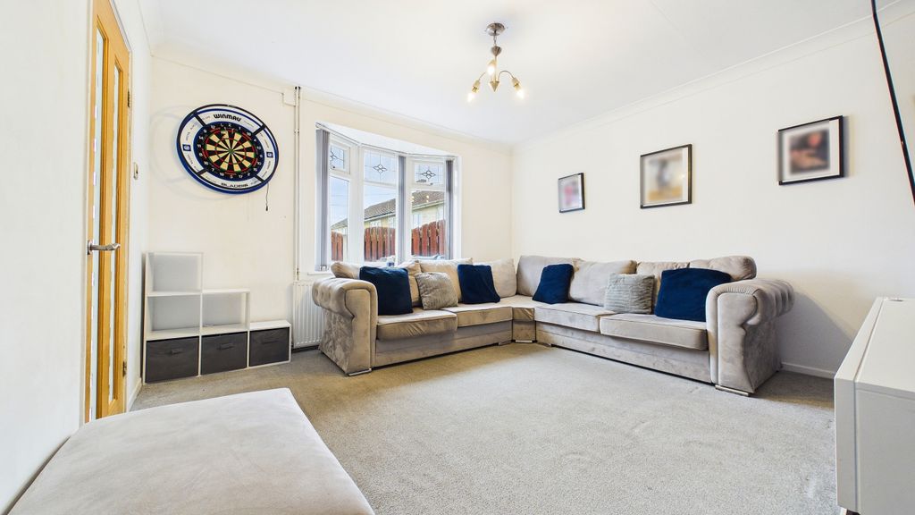 Property photo 3 of 12 Cam03669G0-Pr0063-Still005