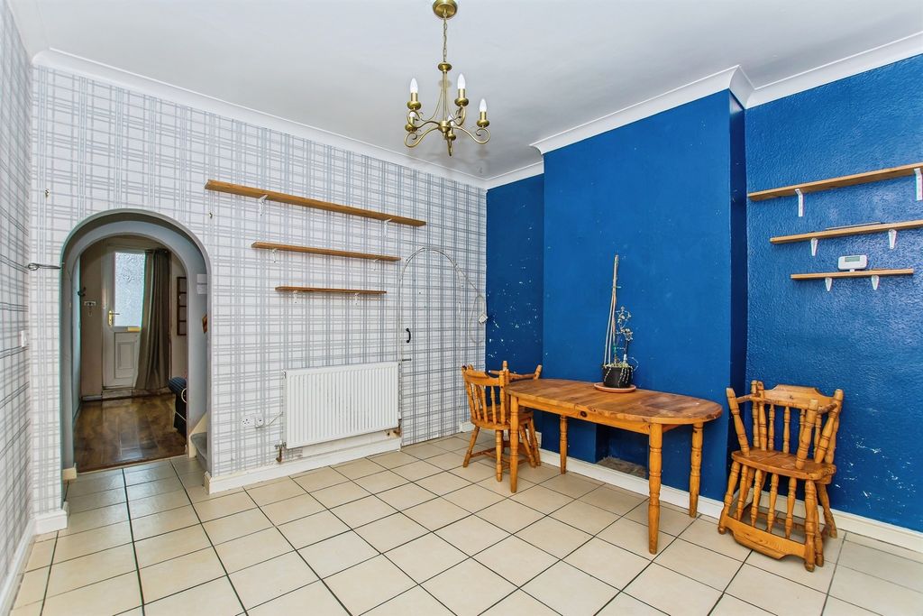 Property photo 3 of 14