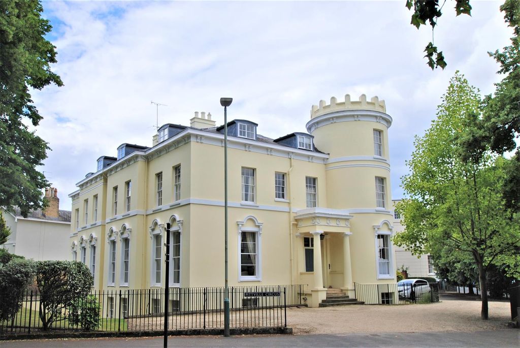 Property photo 1 of 12 Exterior