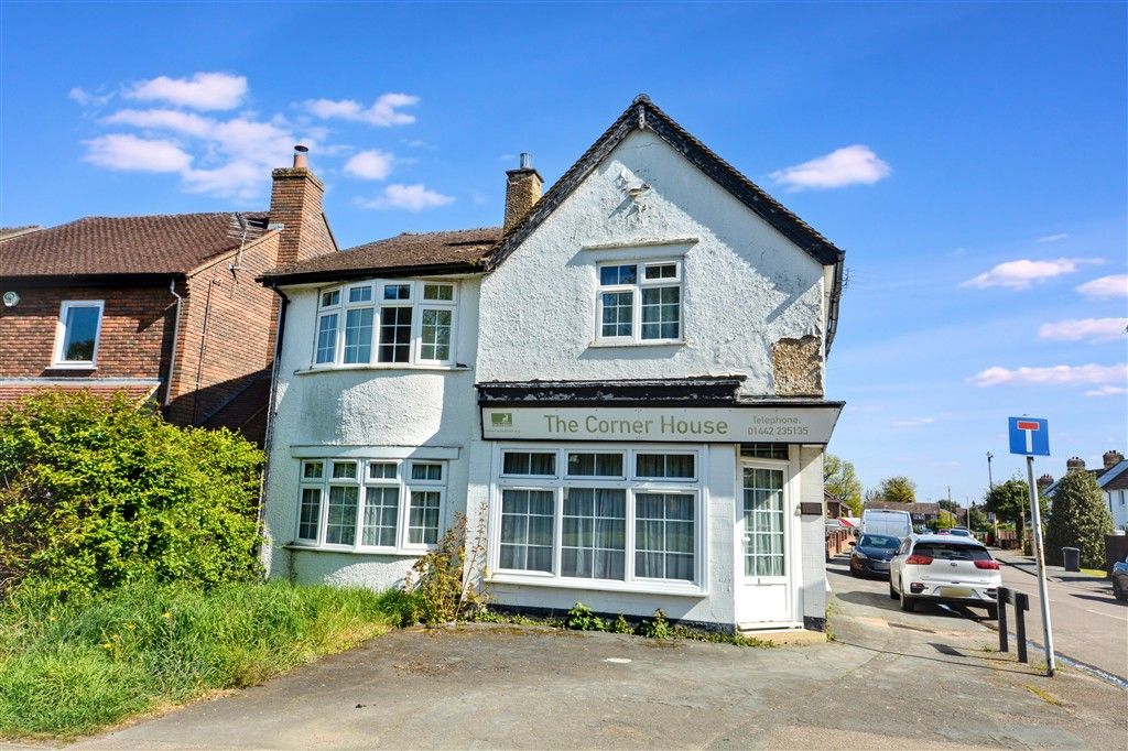 Property photo 1 of 12