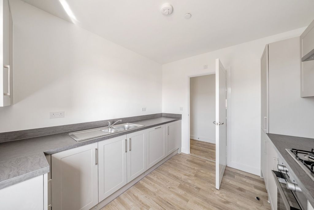 Property photo 3 of 15 Picture No. 12