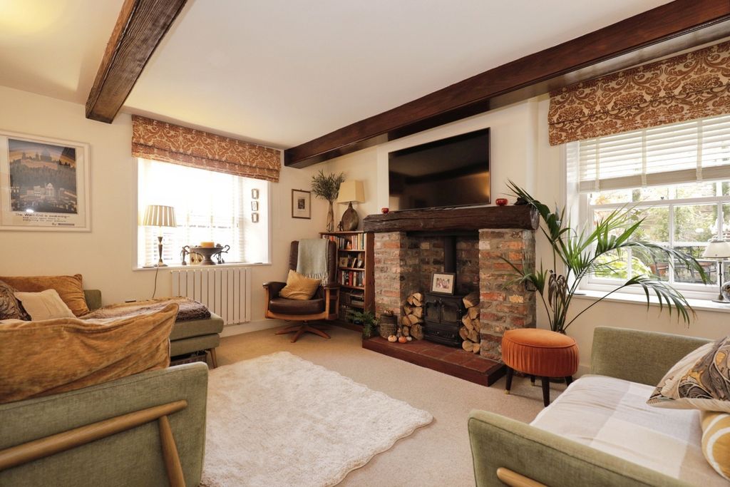 Property photo 3 of 15 Photo