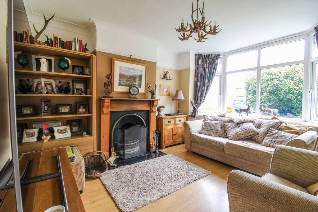 Property photo 2 of 17