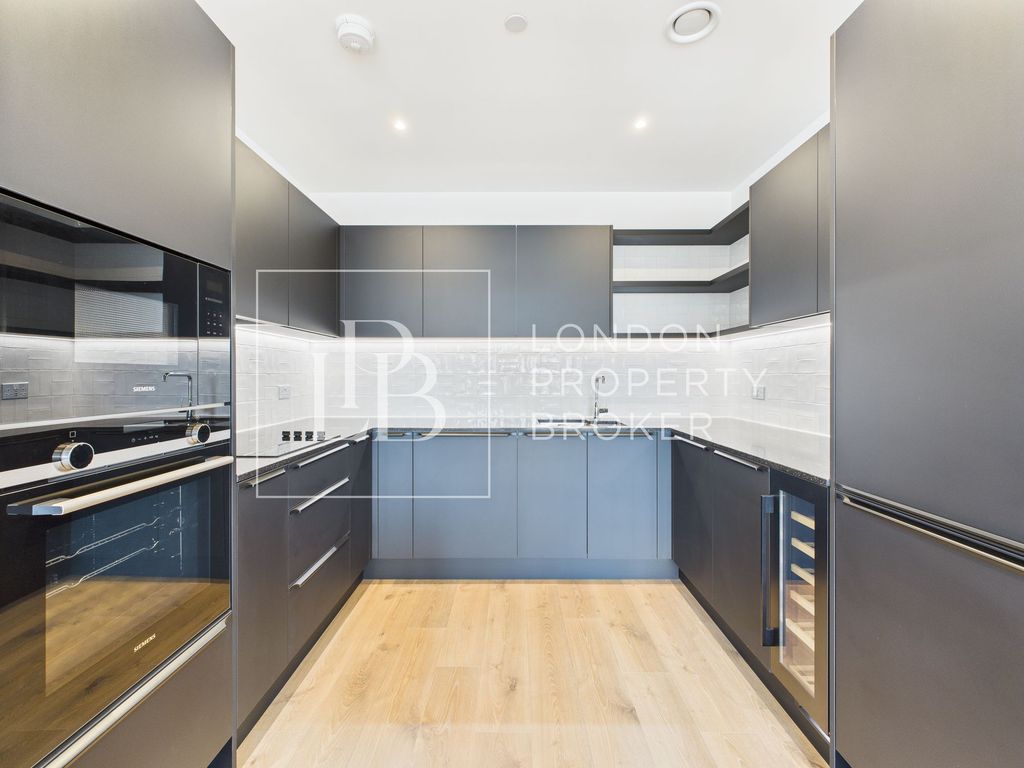 Property photo 2 of 22