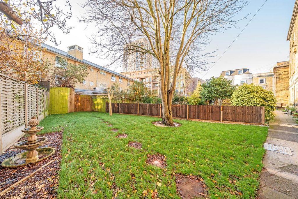 Property photo 2 of 12