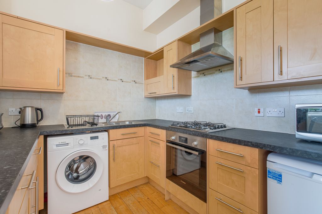 Property photo 3 of 13 Kitchen1