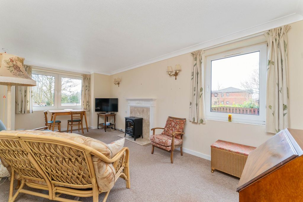 Property photo 2 of 11