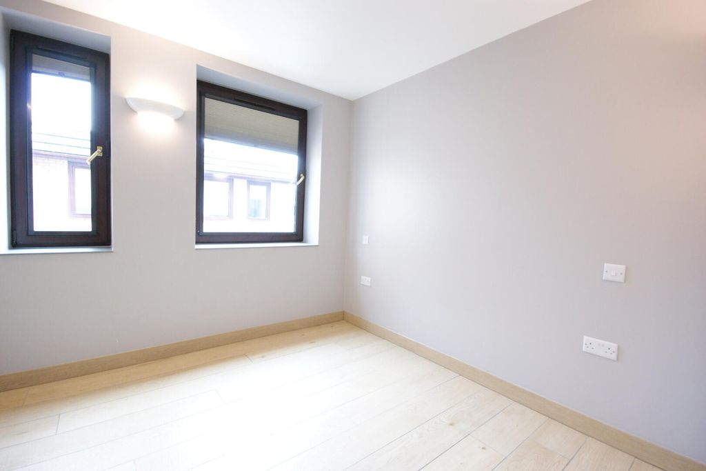 Property photo 3 of 5 Bedroom