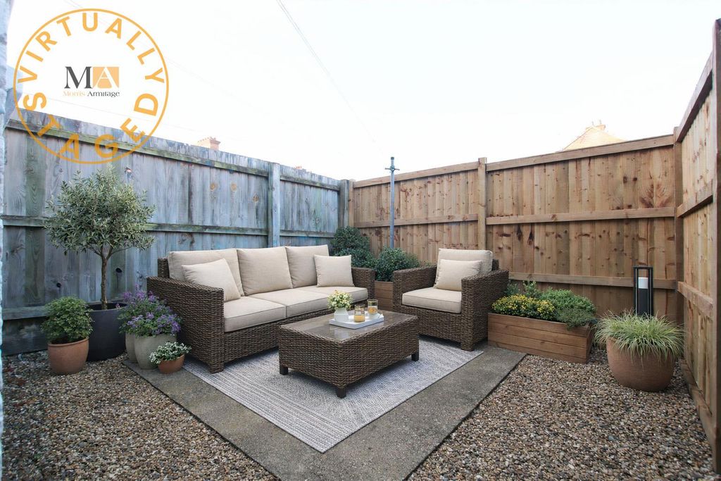 Property photo 2 of 14 Garden.Jpg