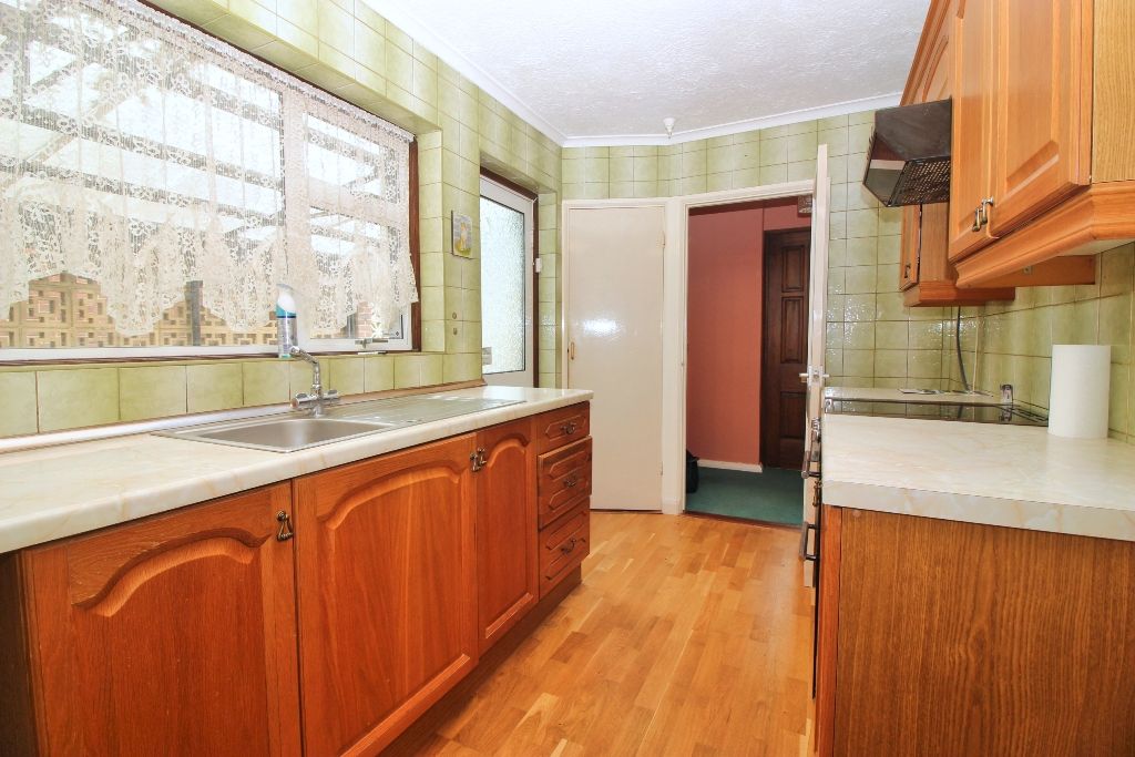 Property photo 3 of 16 Kitchen