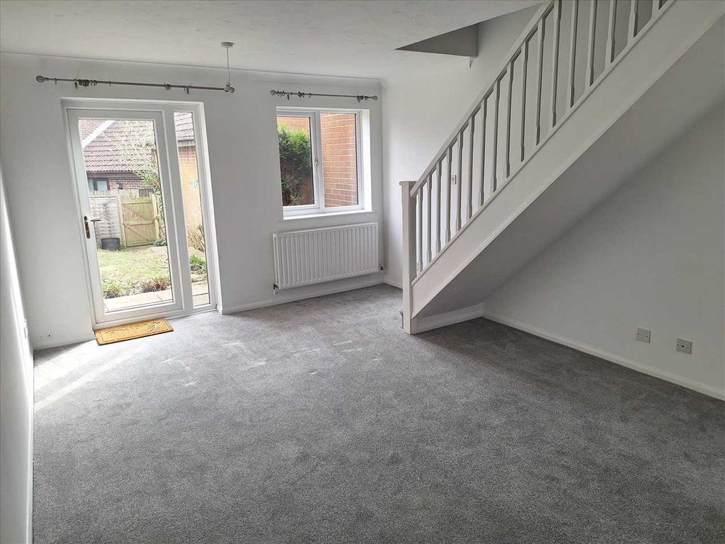 Property photo 3 of 10 Living Room