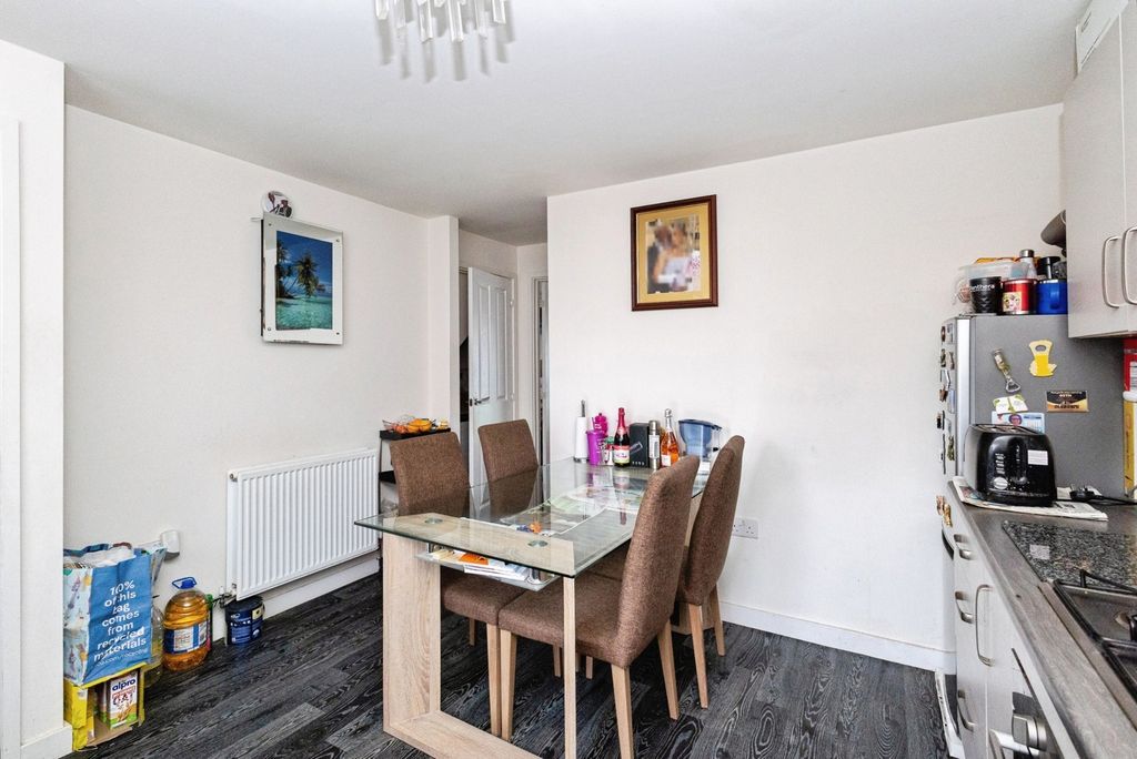 Property photo 3 of 17 Photo