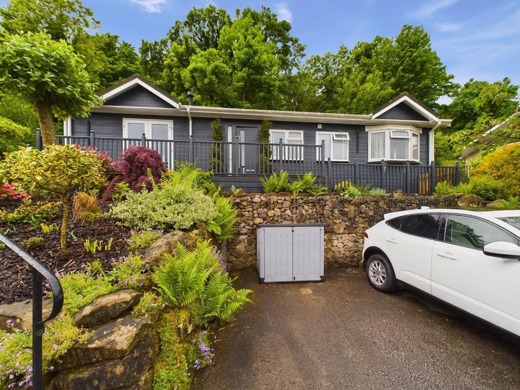 Property photo 1 of 44 Outside