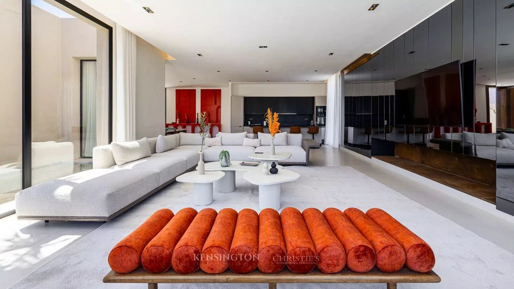 Property photo 2 of 42