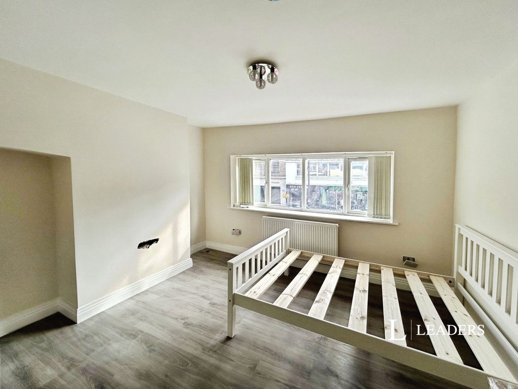 Property photo 3 of 8 Pbox-Img.Jpg