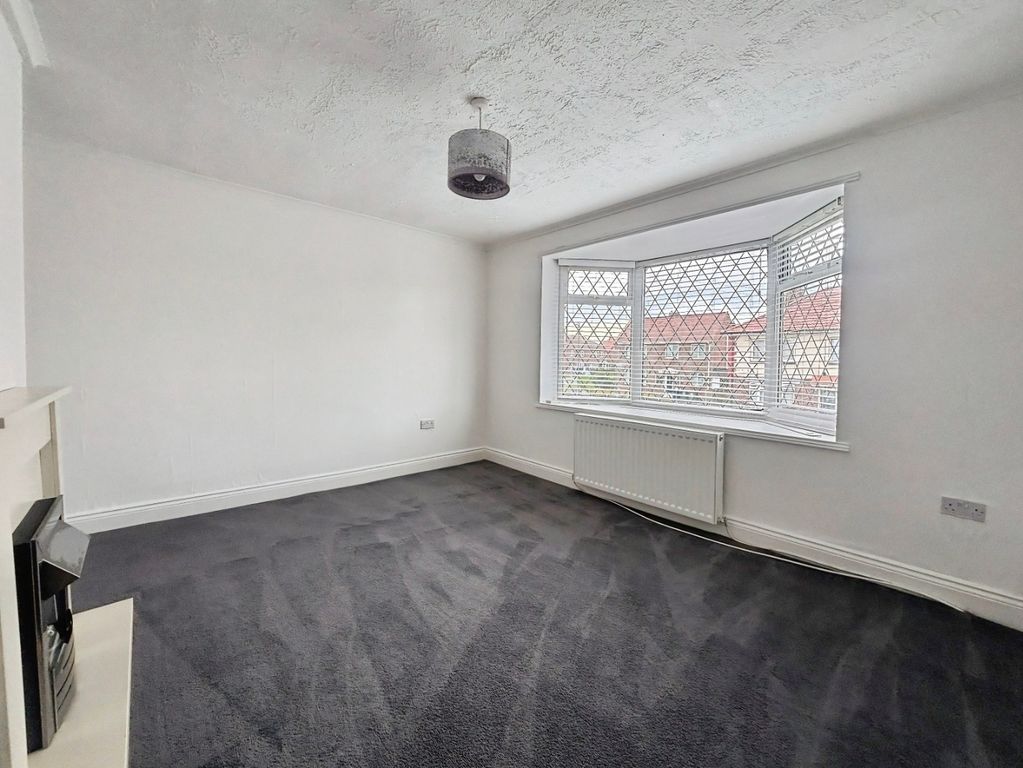 Property photo 3 of 12 5302932