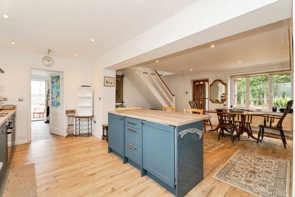 Property photo 2 of 24 Pbox-Img.Jpg