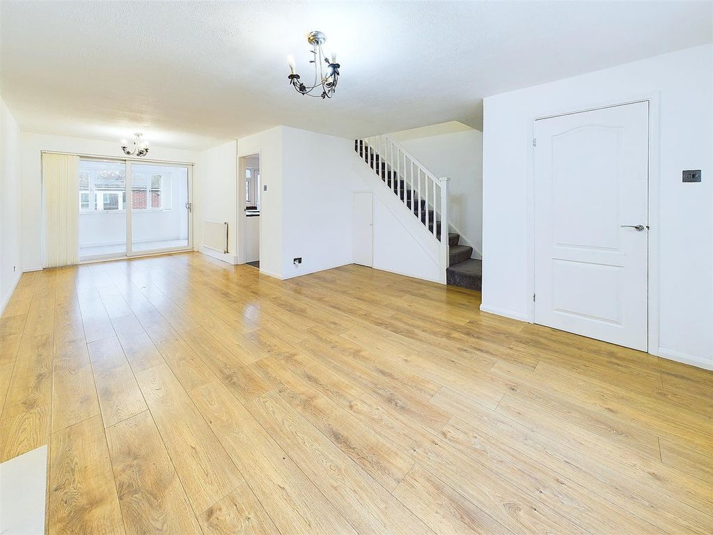 Property photo 2 of 18 Cam03736G0-Pr0065-Still001.Jpg