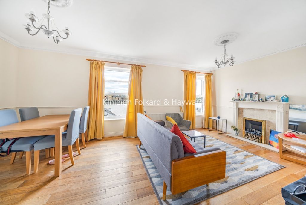 Property photo 3 of 9 518B3E36-F4B6-4638-9