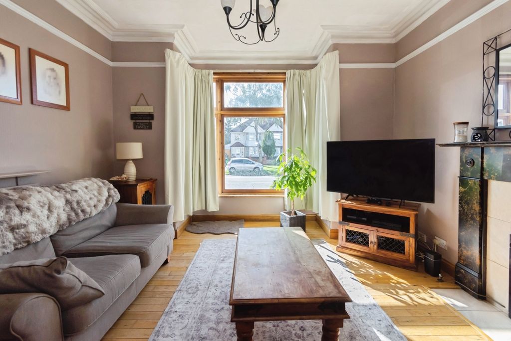 Property photo 3 of 26 Pbox-Img.Jpg