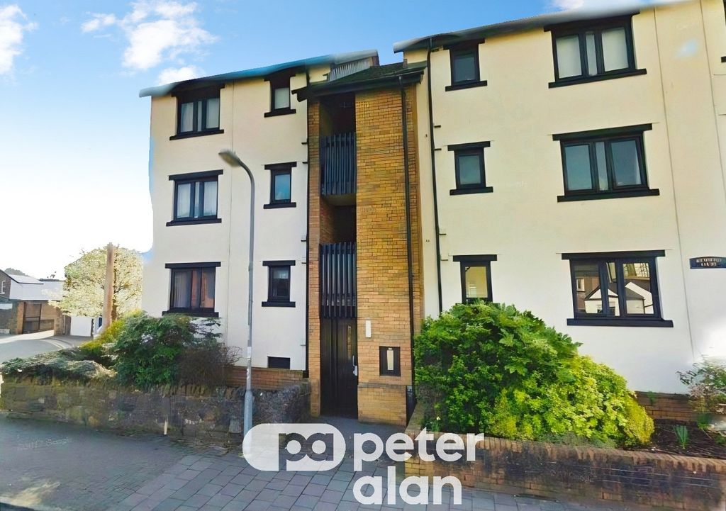 Property photo 1 of 5
