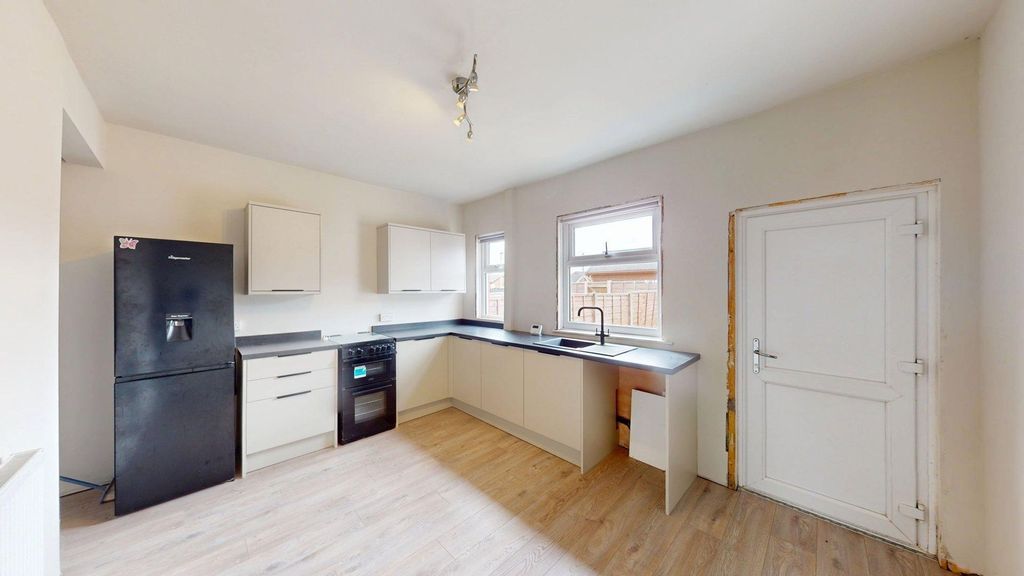 Property photo 3 of 13 Kitchen/Diner