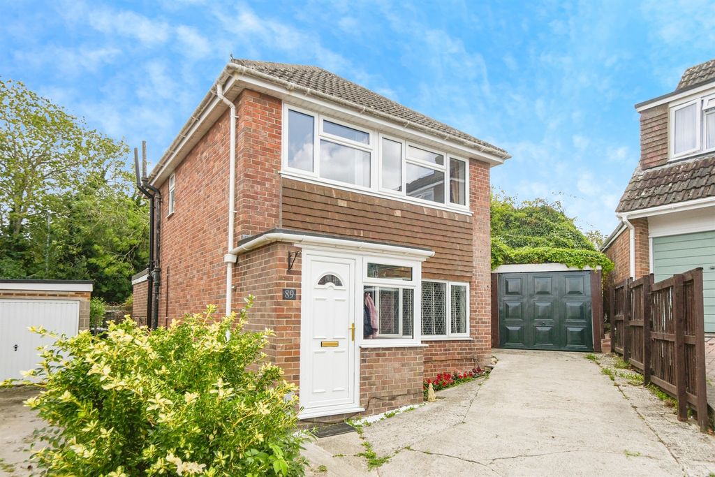 Property photo 1 of 17