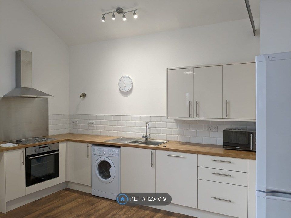 Property photo 1 of 19 Kitchen
