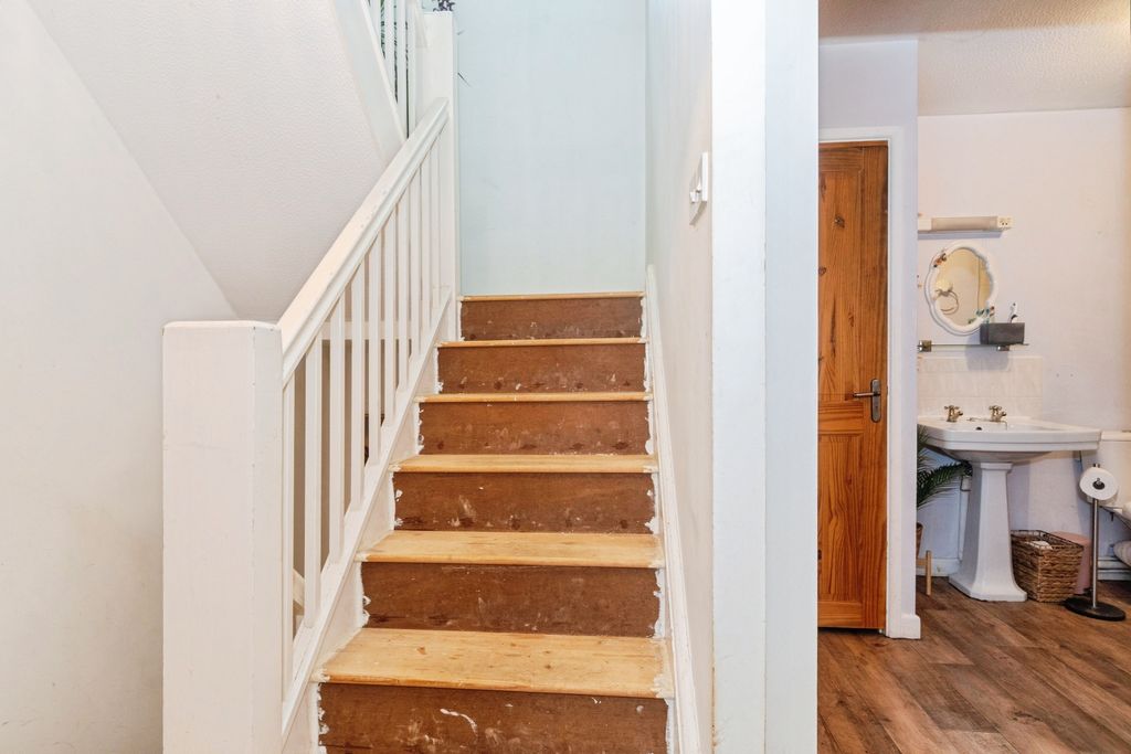 Property photo 3 of 20 First Floor Landing