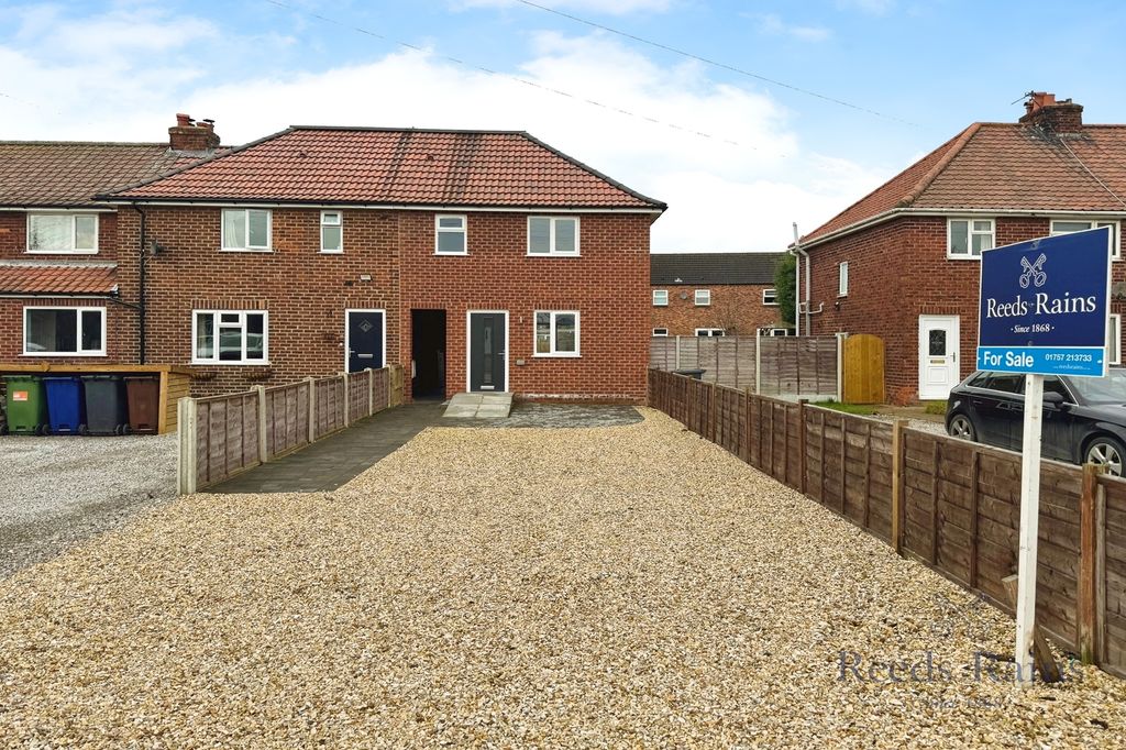 Property photo 1 of 19 Front