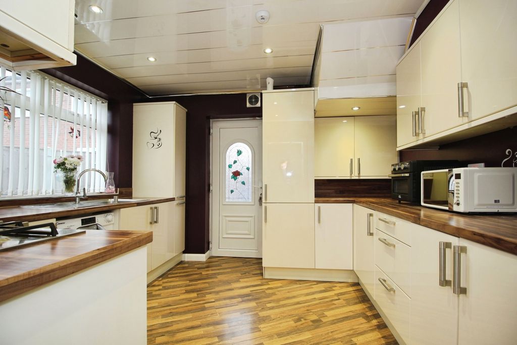 Property photo 2 of 17 Pbox-Img.Jpg