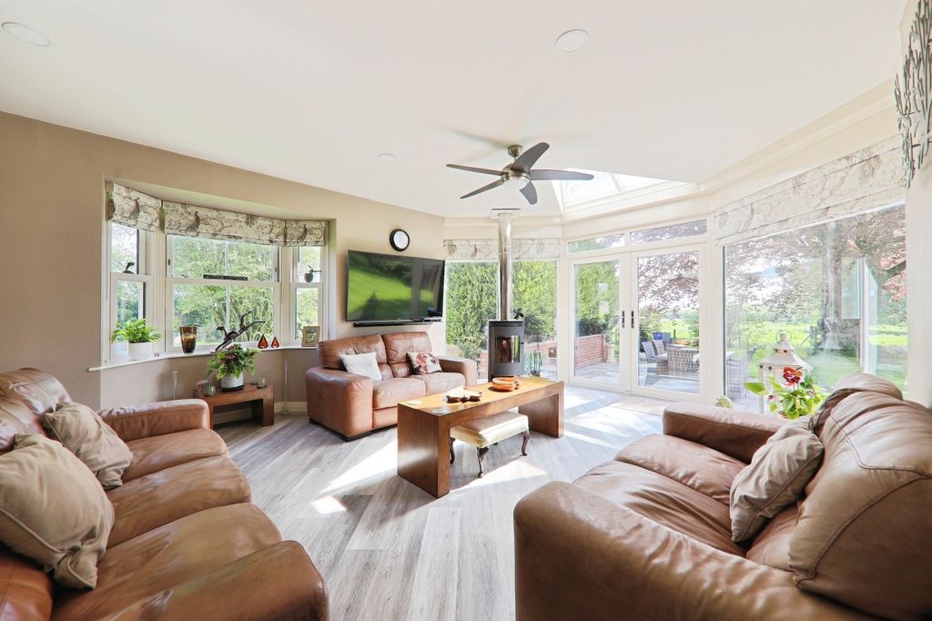 Property photo 2 of 36 4130217