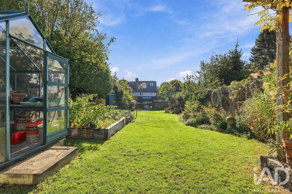 Property photo 3 of 35