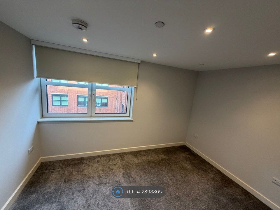 Property photo 3 of 10 Bedroom