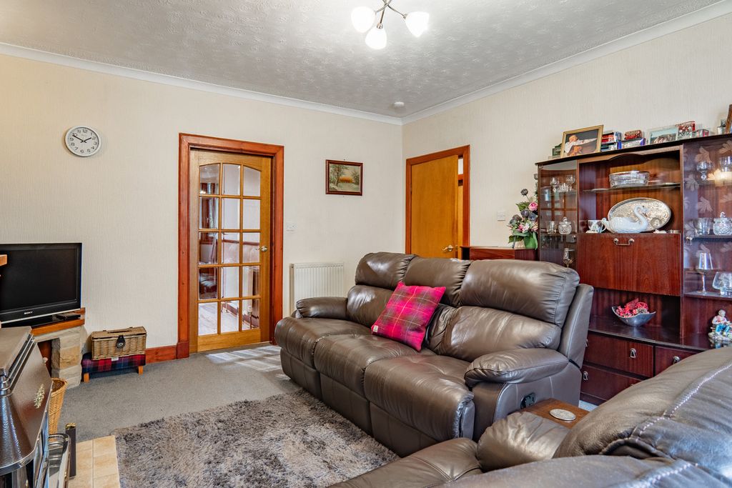 Property photo 3 of 45