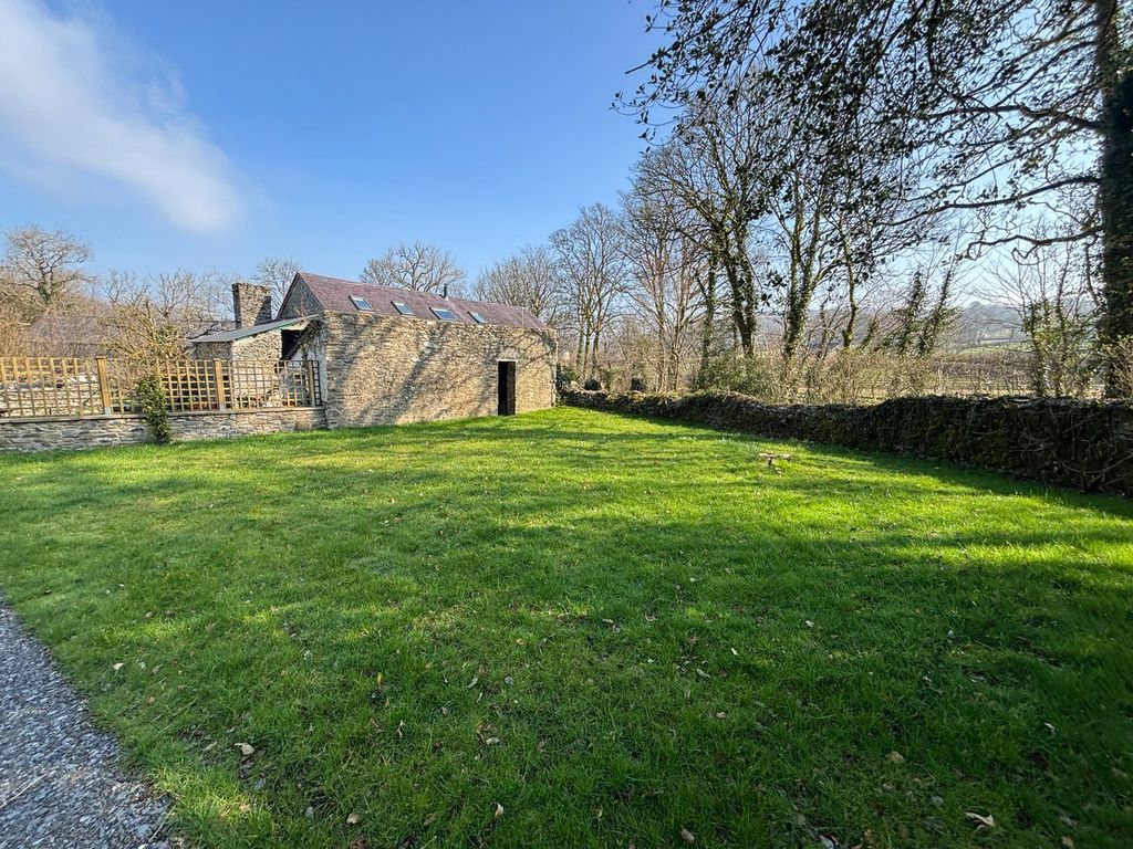 Property photo 3 of 18