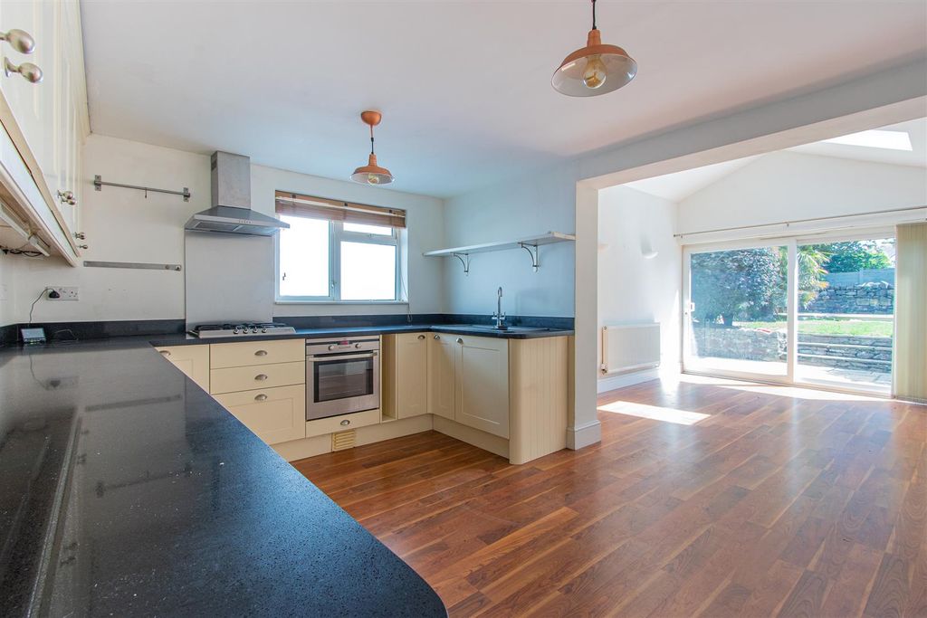 Property photo 3 of 14 Ely Road 55-2.Jpg