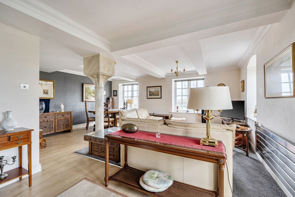 Property photo 2 of 23 1426186-13-69B819...