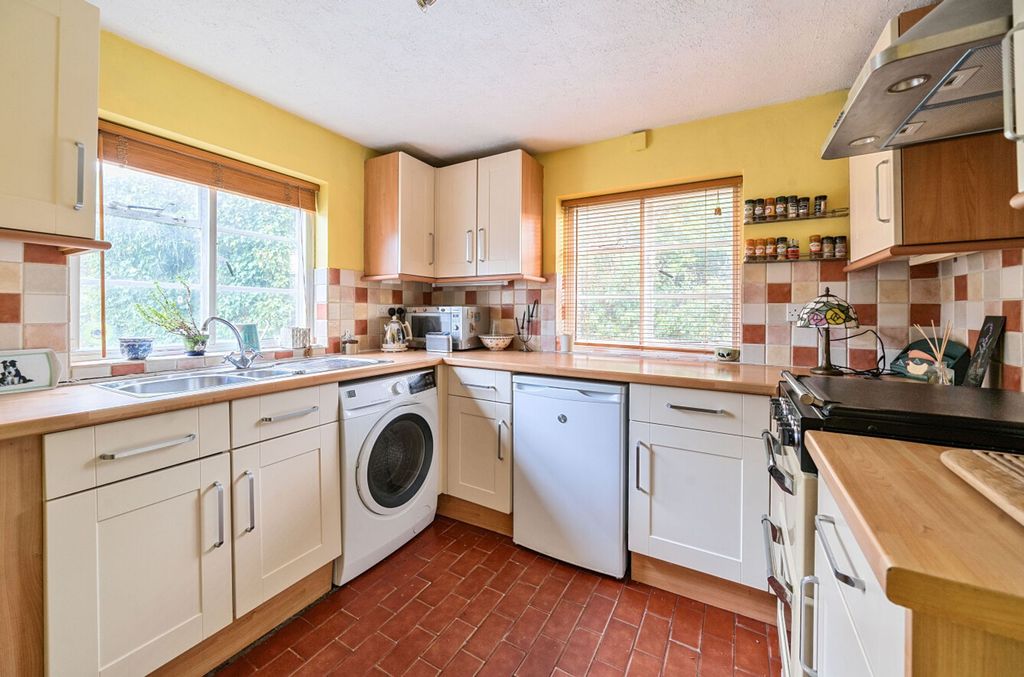 Property photo 3 of 29