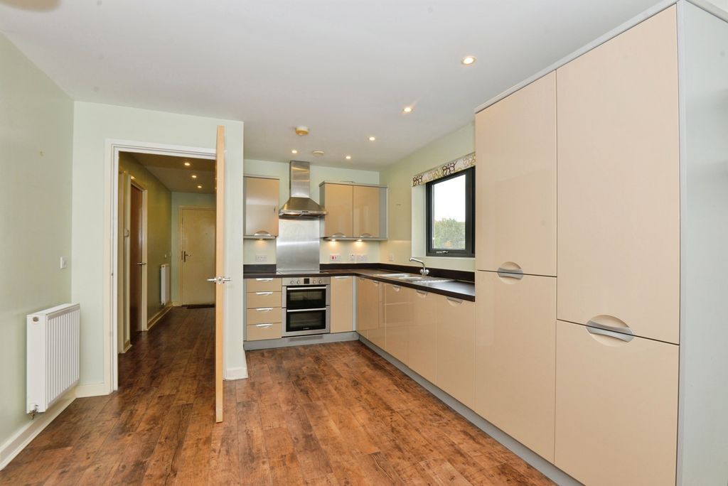 Property photo 3 of 14 Photo