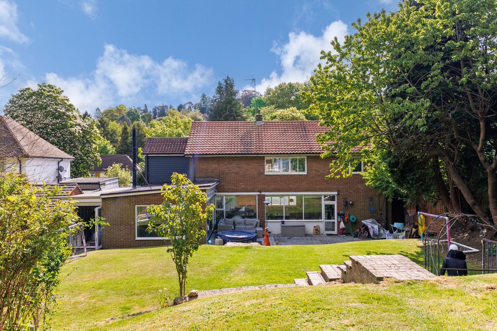 Property photo 1 of 19