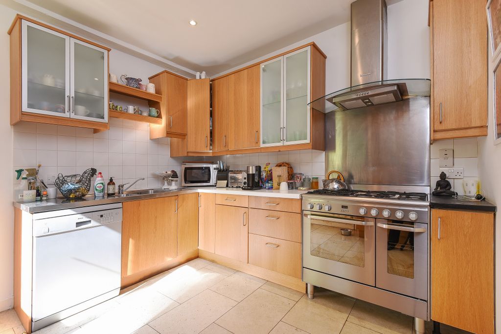 Property photo 2 of 13 Kitchen