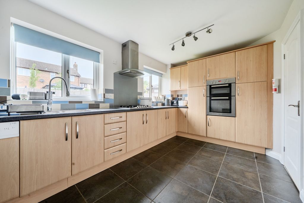 Property photo 3 of 20 1467429-11-6A197Ea0d5883